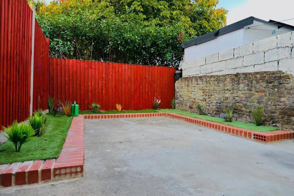 Two Bedroom Flat Near Transport & Shops London Ngoại thất bức ảnh
